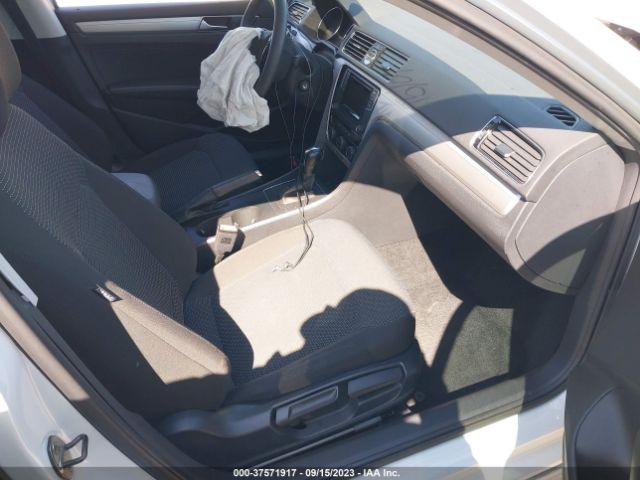 1VWAT7A38GC052544 Volkswagen Passat 1.8t S