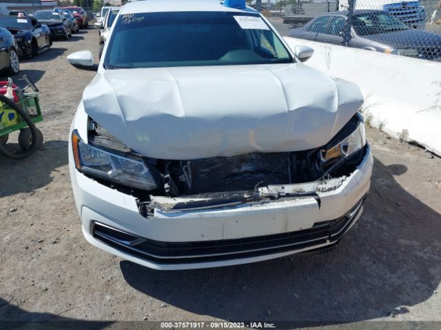1VWAT7A38GC052544 Volkswagen Passat 1.8t S