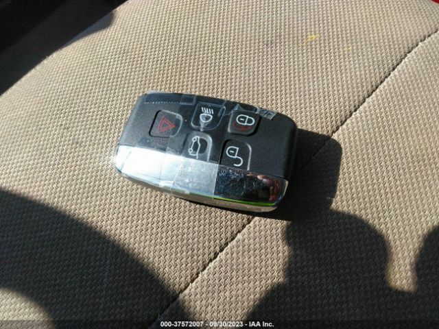 SAJAD4BG8HA975038 Jaguar XE