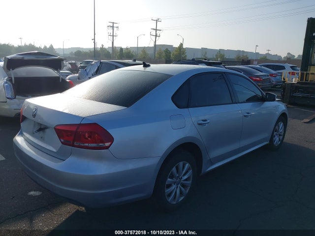 1VWAT7A3XFC020094 Volkswagen Passat 1.8t Wolfsburg Ed