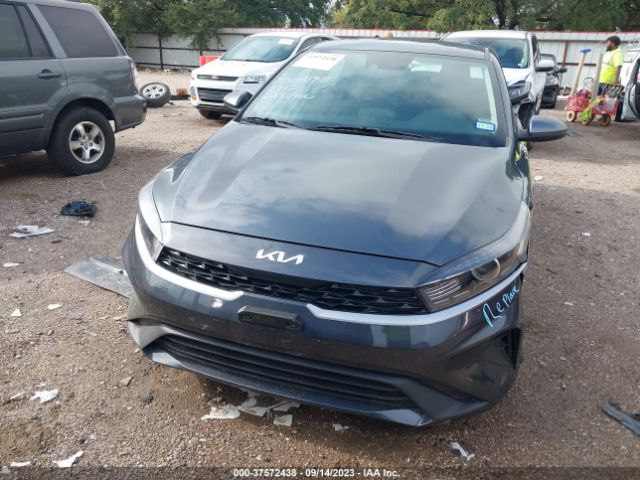 3KPF24AD8PE572058 KIA Forte Lxs