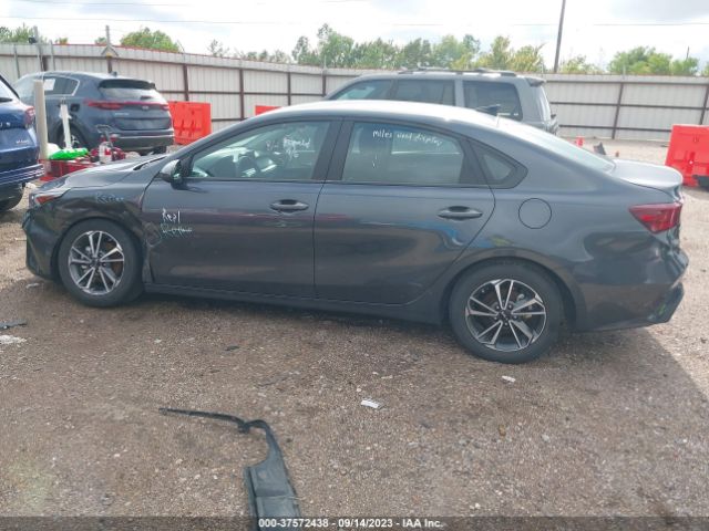 3KPF24AD8PE572058 KIA Forte Lxs