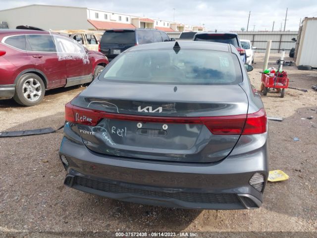 3KPF24AD8PE572058 KIA Forte Lxs