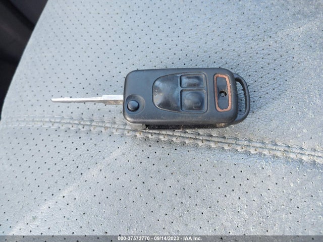 2000 MERCEDES-BENZ M-CLASS VIN: 4JGAB54E2YA208237