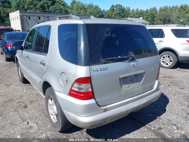 2000 MERCEDES-BENZ M-CLASS VIN: 4JGAB54E2YA208237