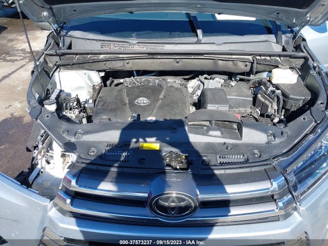Toyota Highlander Limited Platinum 2018 5TDDZRFHXJS889946 Image 10