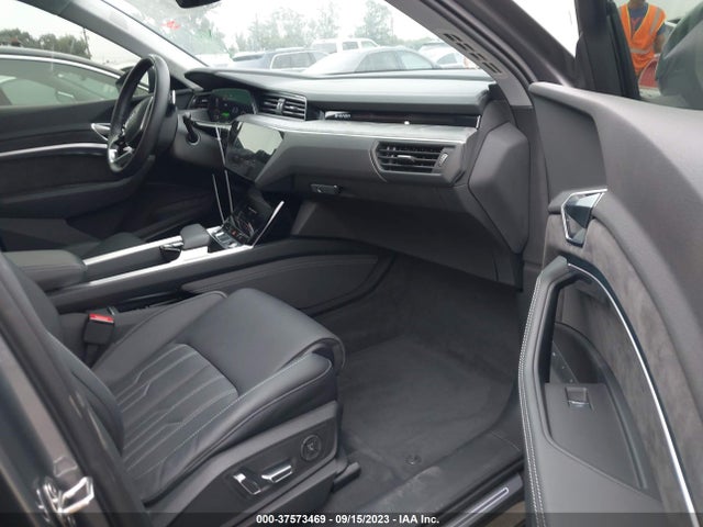 2021 Audi e-tron, VIN: WA1VABGE7MB002025