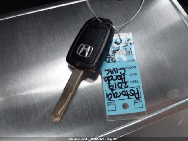 19XFC2F68KE013503 Honda Civic Sedan Lx