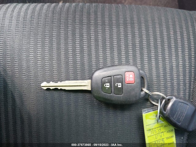 Toyota RAV4 LE 2015 2T3BFREV4FW328316 Image 3