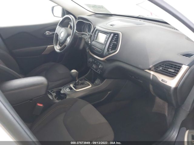 1C4PJLCB1HD231701 Jeep Cherokee Latitude