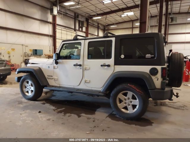 1C4BJWDG4HL710156 Jeep Wrangler Unlimited Sport