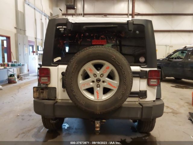 1C4BJWDG4HL710156 Jeep Wrangler Unlimited Sport
