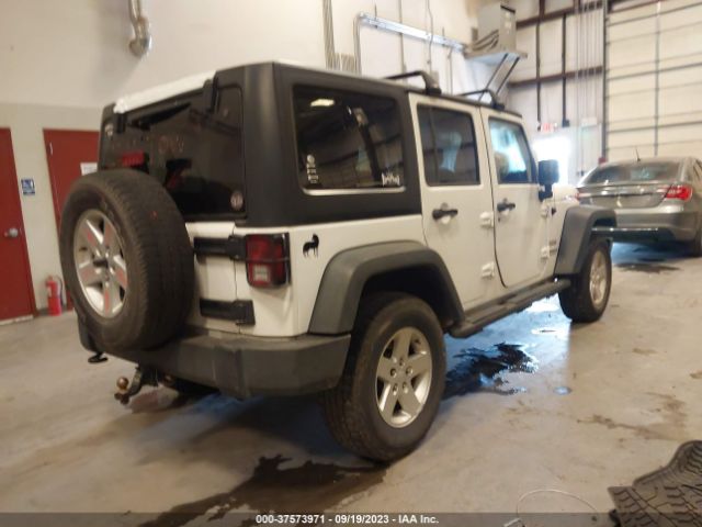 1C4BJWDG4HL710156 Jeep Wrangler Unlimited Sport