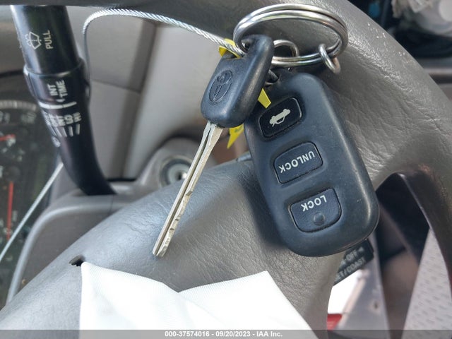2003 TOYOTA CAMRY LE VIN: 4T1BE32K83U185952