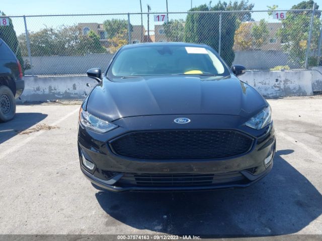 3FA6P0HD6KR177402 Ford FUSION SE
