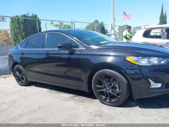3FA6P0HD6KR177402 Ford FUSION SE