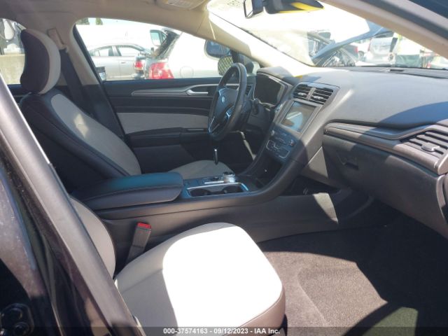 3FA6P0HD6KR177402 Ford FUSION SE