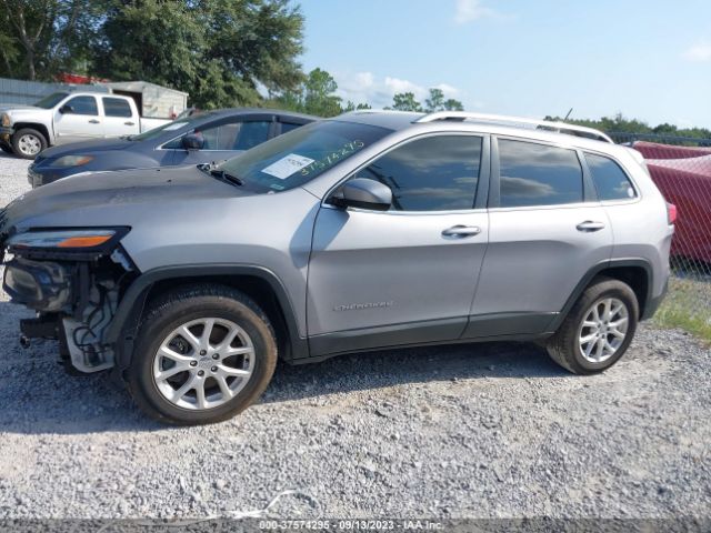 1C4PJMCBXJD563888 Jeep Cherokee Latitude