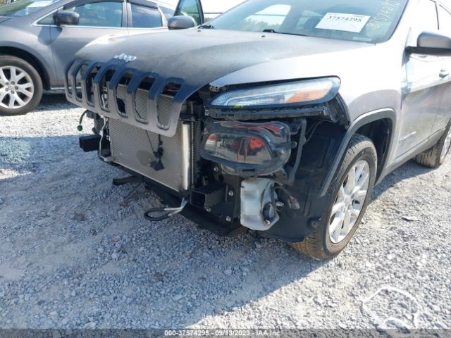 1C4PJMCBXJD563888 Jeep Cherokee Latitude