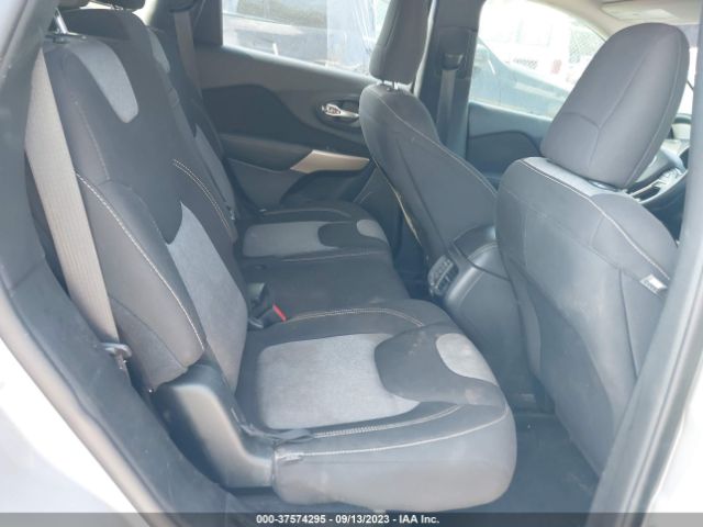 1C4PJMCBXJD563888 Jeep Cherokee Latitude