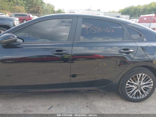3KPF54AD2NE470341 KIA Forte Gt-line