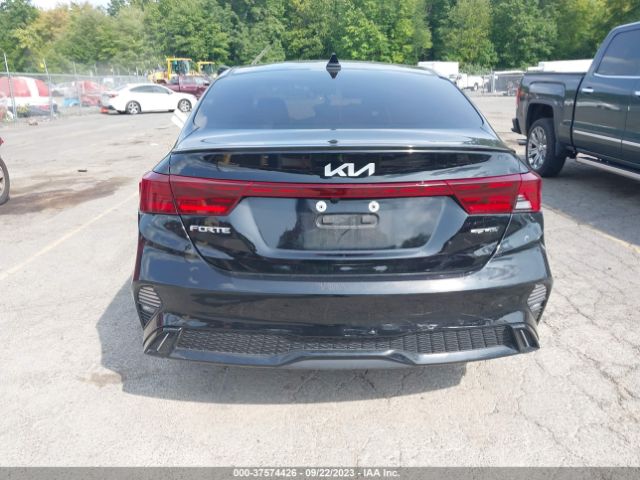 3KPF54AD2NE470341 KIA Forte Gt-line