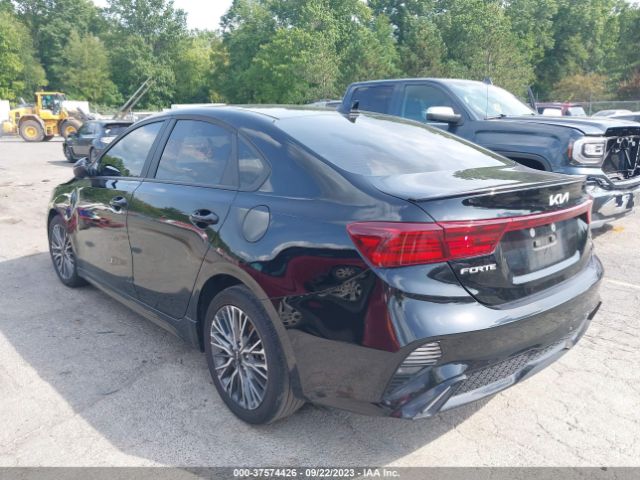 3KPF54AD2NE470341 KIA Forte Gt-line