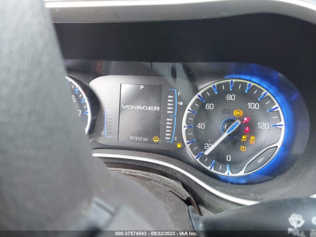 2C4RC1CGXLR237599 Chrysler Voyager Lx