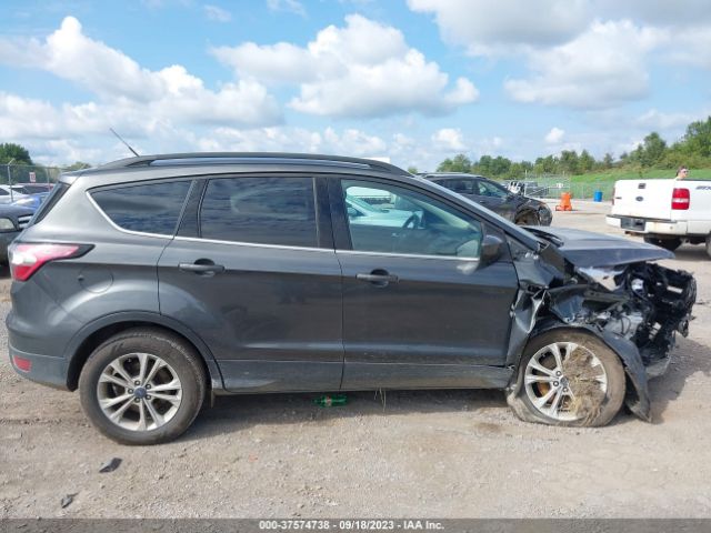 1FMCU9GD0JUB33300 Ford ESCAPE SE