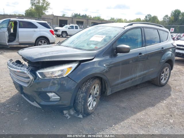 1FMCU9GD0JUB33300 Ford ESCAPE SE