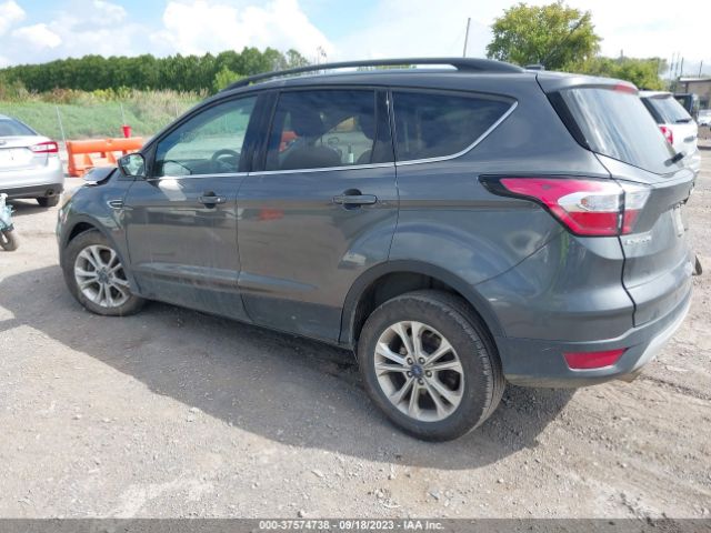 1FMCU9GD0JUB33300 Ford ESCAPE SE