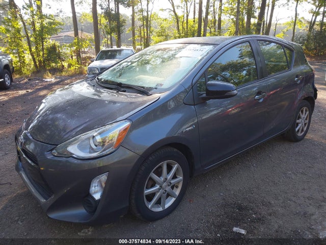 Toyota Prius C One/two/three/four 2015 JTDKDTB32F1114557 Image 2