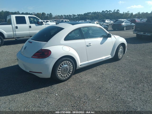 2013 VOLKSWAGEN BEETLE COUPE 2.5L W/SUN VIN: 3VWJX7AT9DM678098