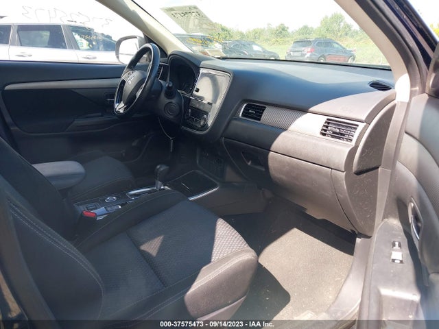 JA4AZ3A34JZ010980 Mitsubishi Outlander Se