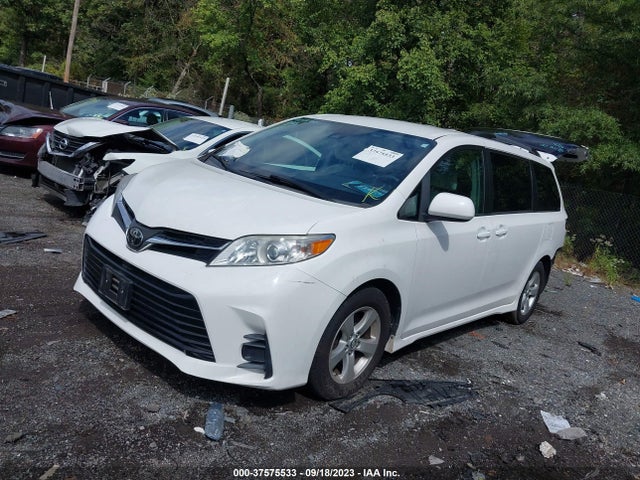 Toyota SIENNA LE 2018 5TDKZ3DC2JS910414 Image 2
