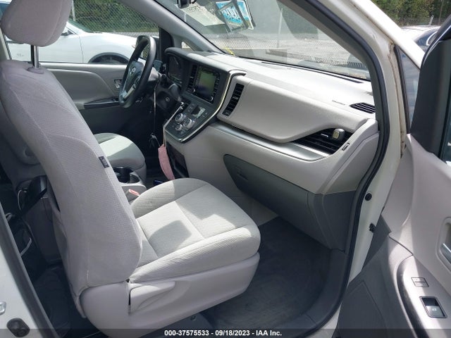 Toyota SIENNA LE 2018 5TDKZ3DC2JS910414 Image 5