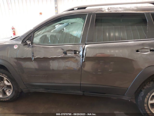 2019 JEEP CHEROKEE TRAILHAWK ELITE 4X4 VIN: 1C4PJMBX3KD280523
