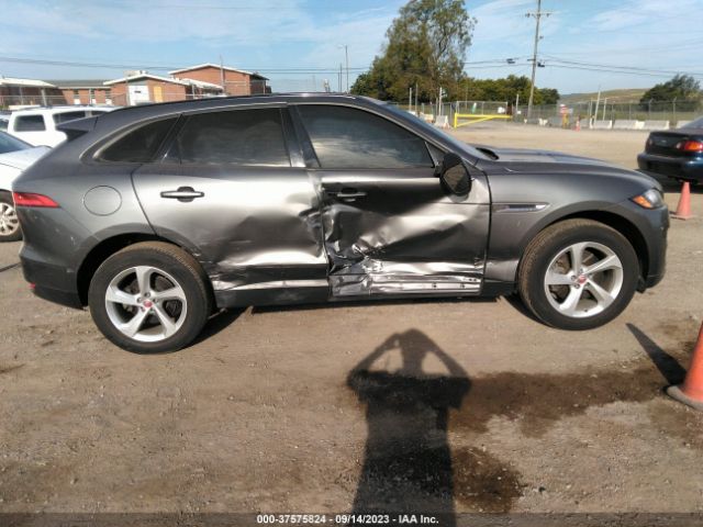 SADCJ2GX9JA290604 Jaguar F-pace 30t Premium