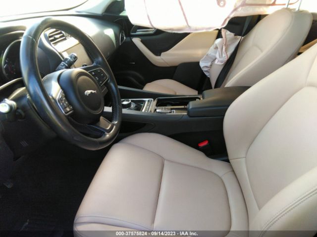 SADCJ2GX9JA290604 Jaguar F-pace 30t Premium