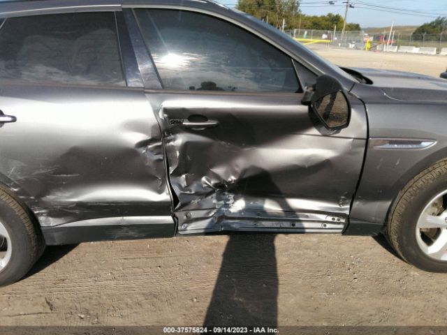 SADCJ2GX9JA290604 Jaguar F-pace 30t Premium