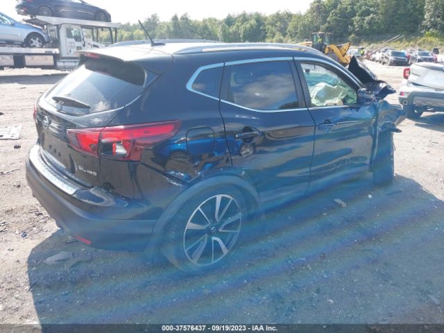 JN1BJ1CR8JW205511 Nissan Rogue Sport Sl