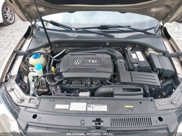 1VWAT7A32FC025600 Volkswagen Passat 1.8t Wolfsburg Ed