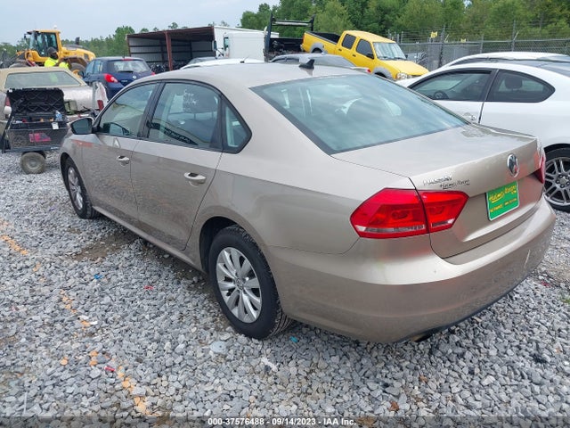 1VWAT7A32FC025600 Volkswagen Passat 1.8t Wolfsburg Ed