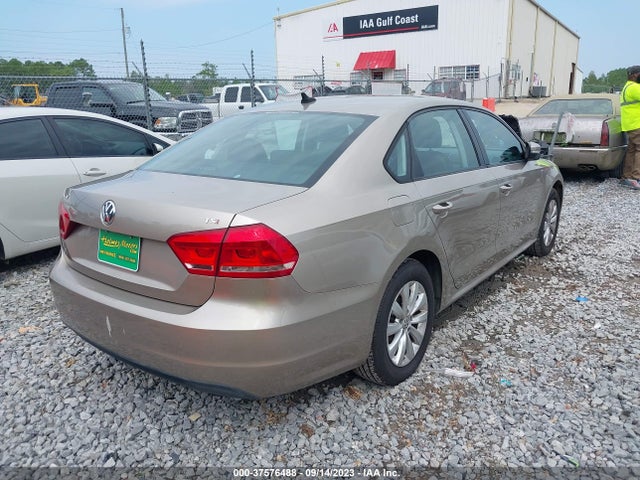 1VWAT7A32FC025600 Volkswagen Passat 1.8t Wolfsburg Ed