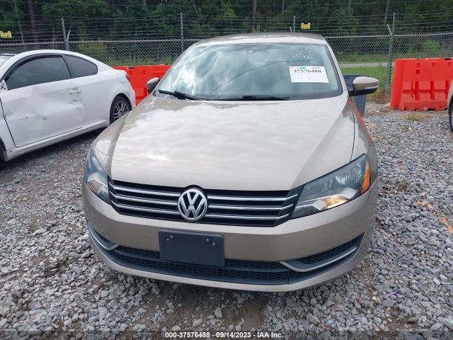 1VWAT7A32FC025600 Volkswagen Passat 1.8t Wolfsburg Ed
