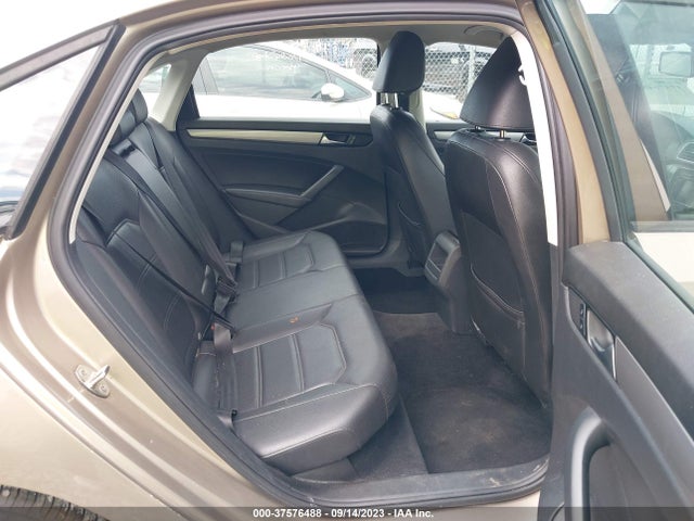 1VWAT7A32FC025600 Volkswagen Passat 1.8t Wolfsburg Ed