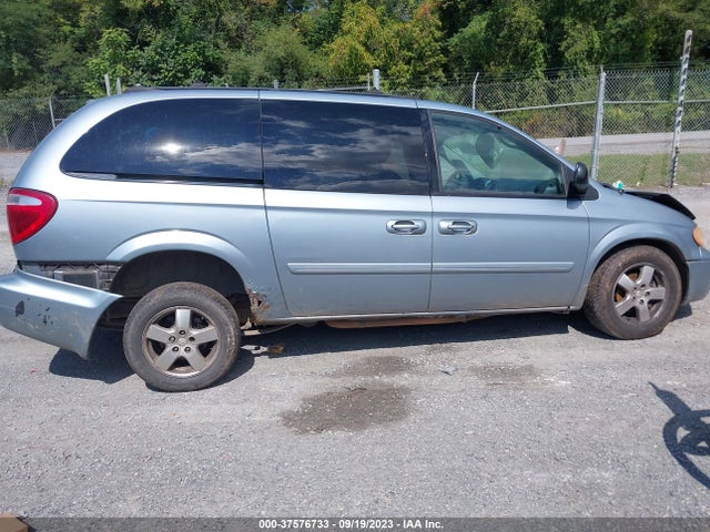 2005 DODGE GRAND CARAVAN SXT VIN: 2D4GP44L95R196106