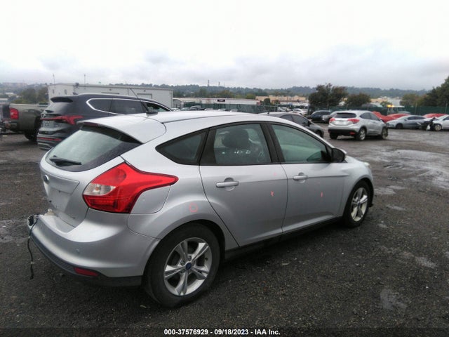 Ford FOCUS SE 2014 1FADP3K21EL315723 Image 4