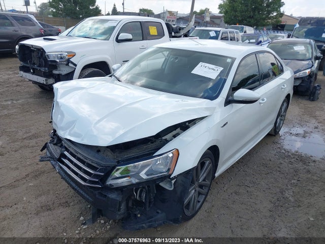 1VWAA7A39JC008386 Volkswagen Passat 2.0t S/r-line