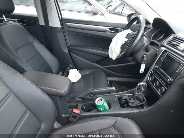 1VWAA7A39JC008386 Volkswagen Passat 2.0t S/r-line